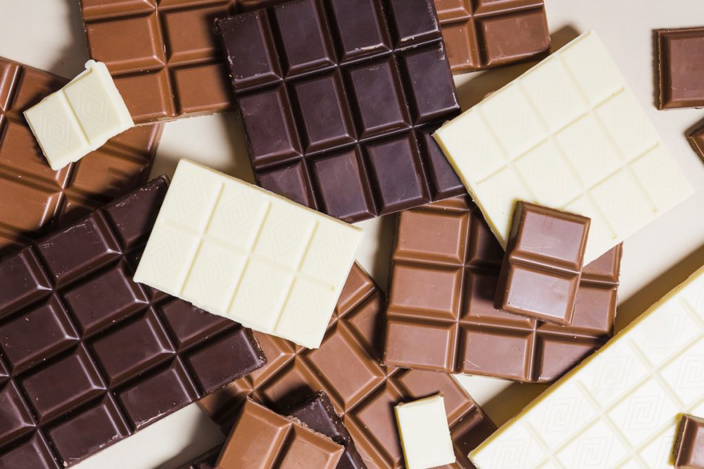 Os principais tipos de chocolate são:
