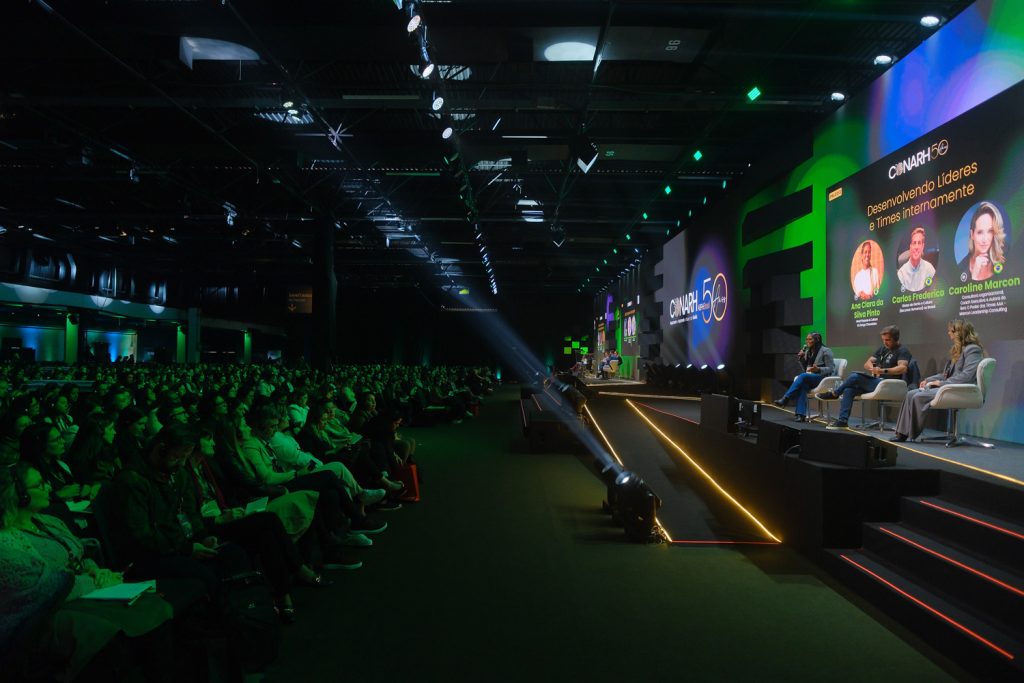 Palestra Desenvolvendo Líderes e Times Internamente 
