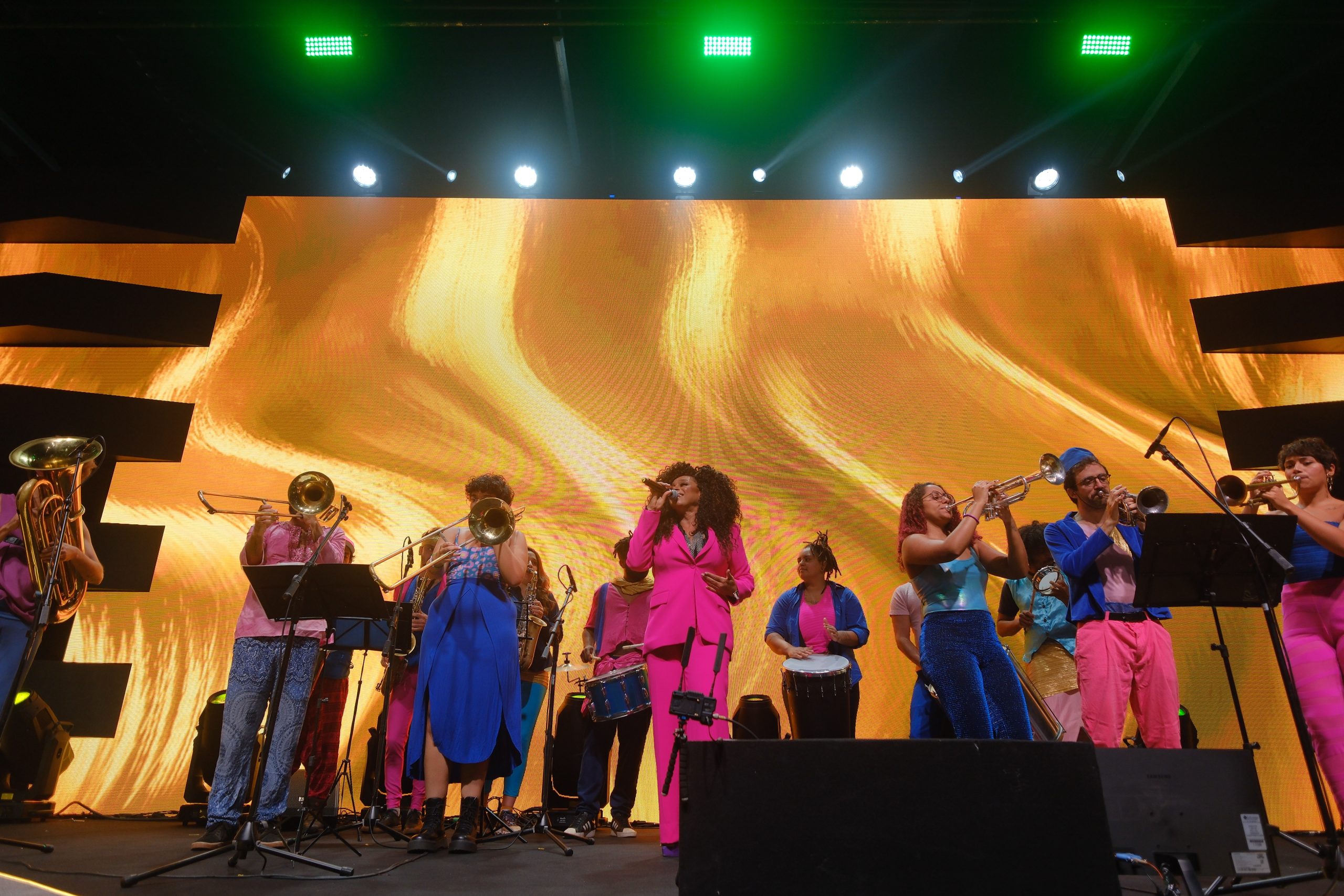 Paula Lima e da banda Cornucópia Desvairada na abertura do CONARH