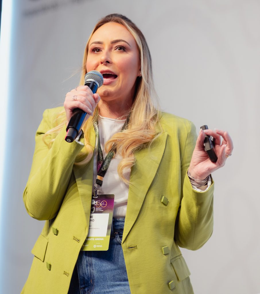 Carolina Ferreira, Superintendente de Gente na Alelo