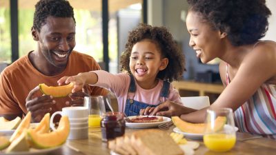 Como montar um café da manhã adequado para ter energia durante o dia?