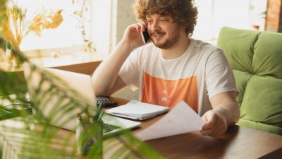 Como ajudar colaboradores a quitar dívidas