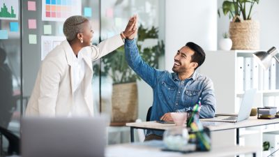 Retomar o ritmo: como engajar a equipe na volta das férias?