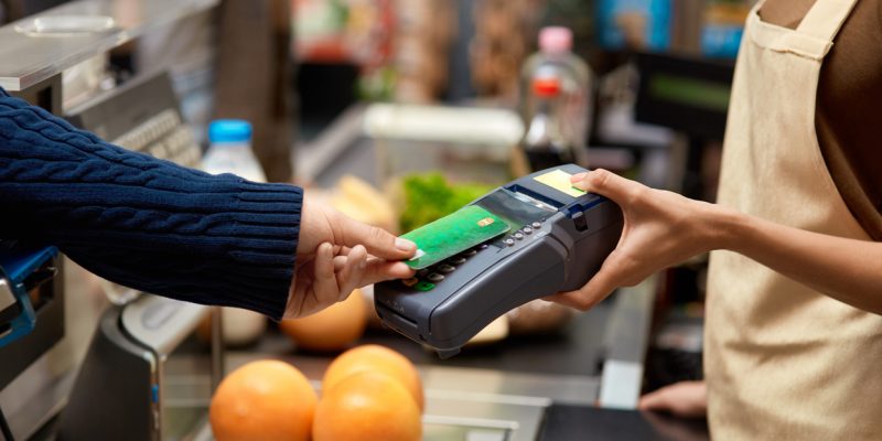 vale-alimentação não pode ser pago em dinheiro.