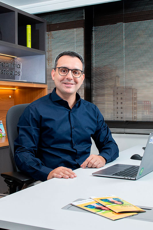 Tiago Mavichian, CEO da Companhia de Estágios,