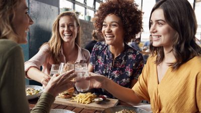 Marketing boca a boca para restaurantes: guia prático para atrair mais clientes