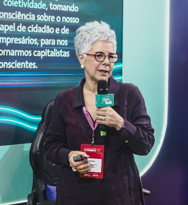 Vânia Bueno, jornalista especializada em comunicação empresarial e governança corporativa