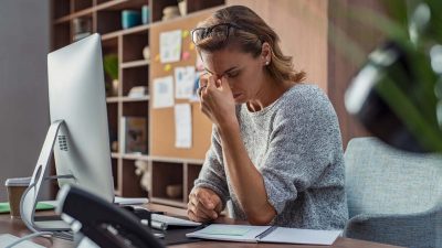 Acúmulo de funções no trabalho: o que diz a legislação?